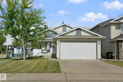 Photo 1 of 1204 KLARVATTEN CT NW
