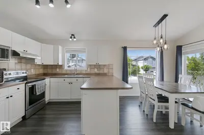 Photo 4 of 1204 KLARVATTEN CT NW