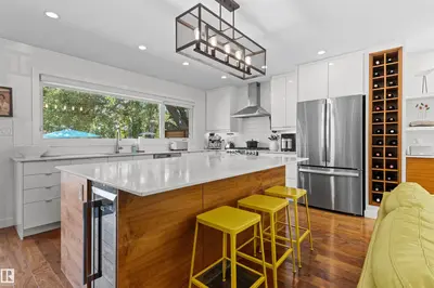 Photo 4 of 12648 52 AV NW