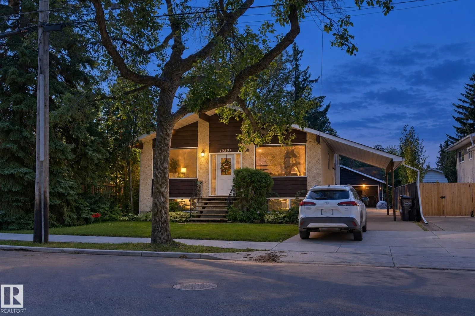 10807 54 AV NW, Edmonton