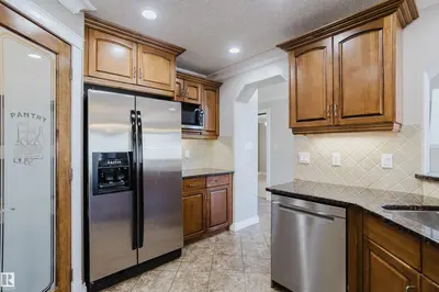 Photo 2 of 11616 174 AV NW