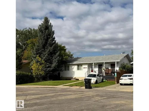 8824 30 AV NW