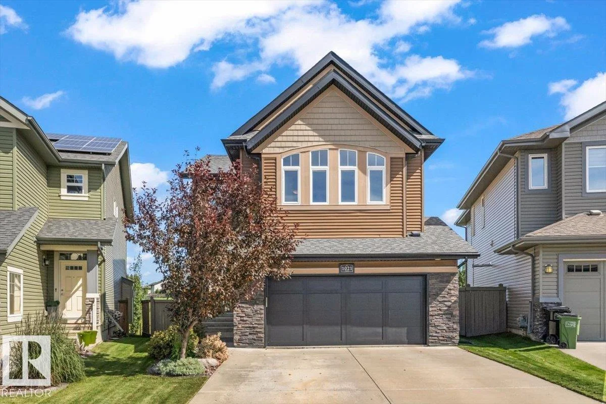 1021 Coopers Hawk Link NW, Edmonton