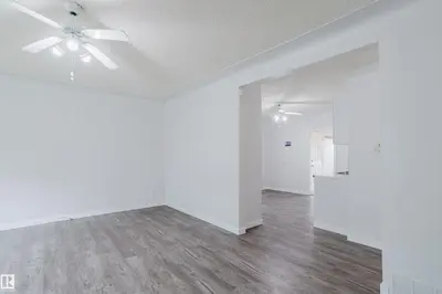 Photo 3 of 11934 87 ST NW