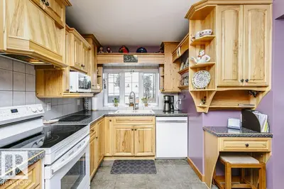 Photo 2 of 15634 81 AV NW