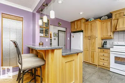 Photo 4 of 15634 81 AV NW