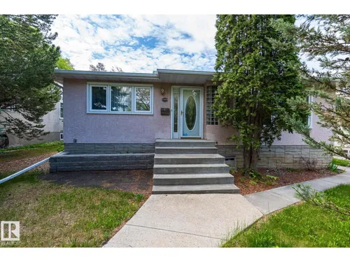 11815 76 AV NW