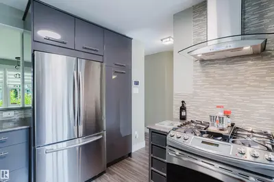 Photo 3 of 14814 104 AV NW