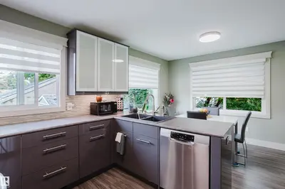 Photo 2 of 14814 104 AV NW