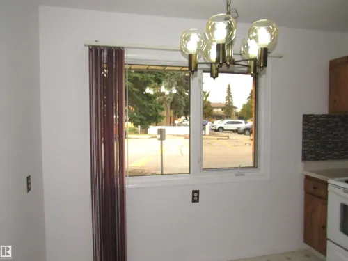 3259 139 AV NW