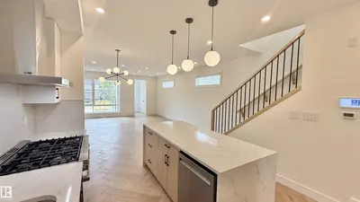 Photo 2 of 11712 122 ST NW NW