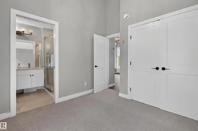 Photo 4 of 11212 75 AV NW