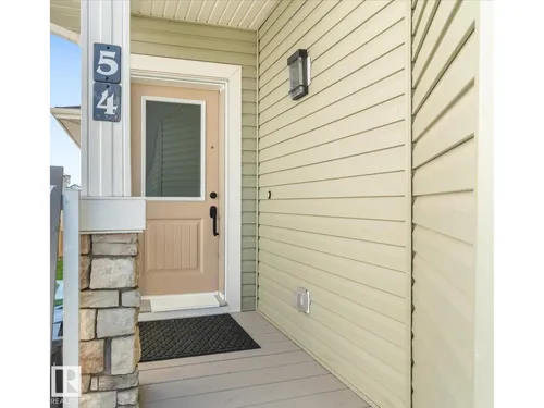 54 ASTORIA PL