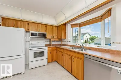 Photo 2 of 11415 56 AV NW