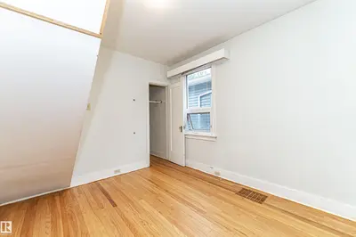 Photo 3 of 10930 80 AV NW