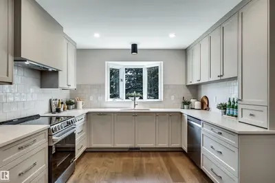 Photo 4 of 12 A INVERMERE PL