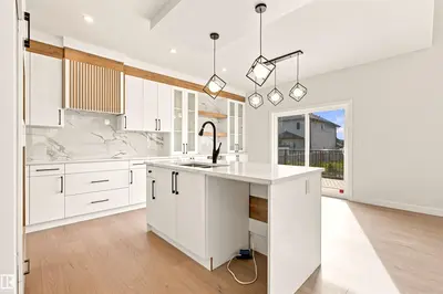 Photo 3 of 10462 104 ST