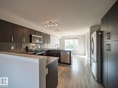 Photo 3 of 2211 16 AV NW