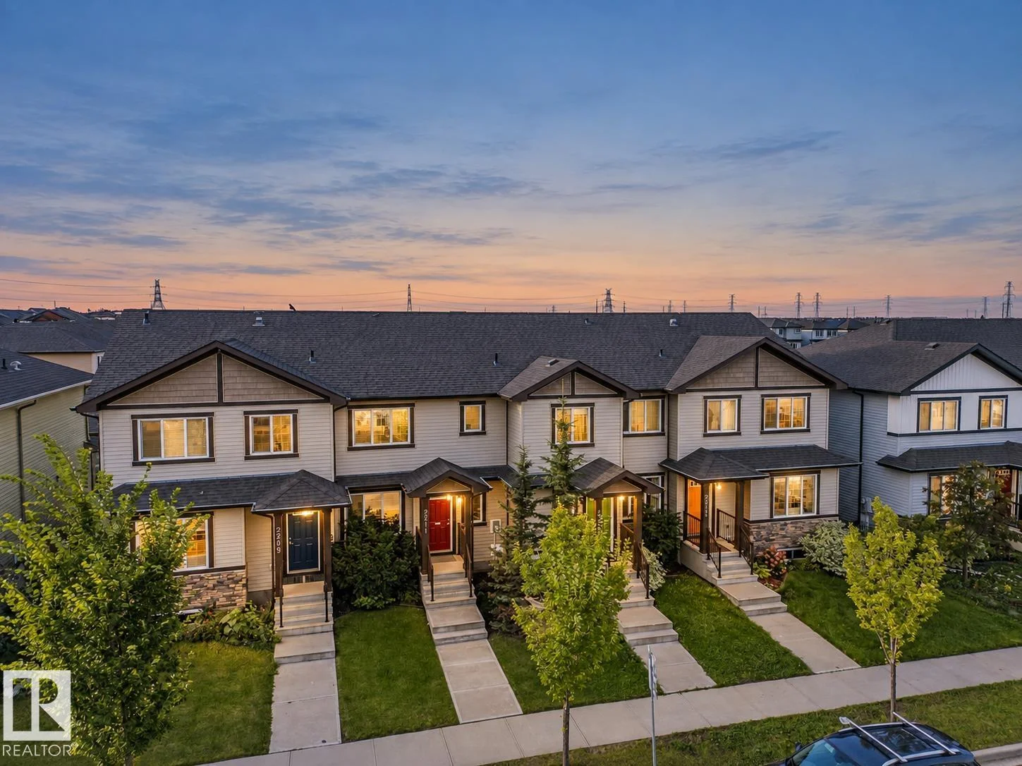 2211 16 AV NW, Edmonton