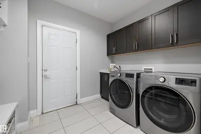Photo 2 of 17355 11 AV SW SW