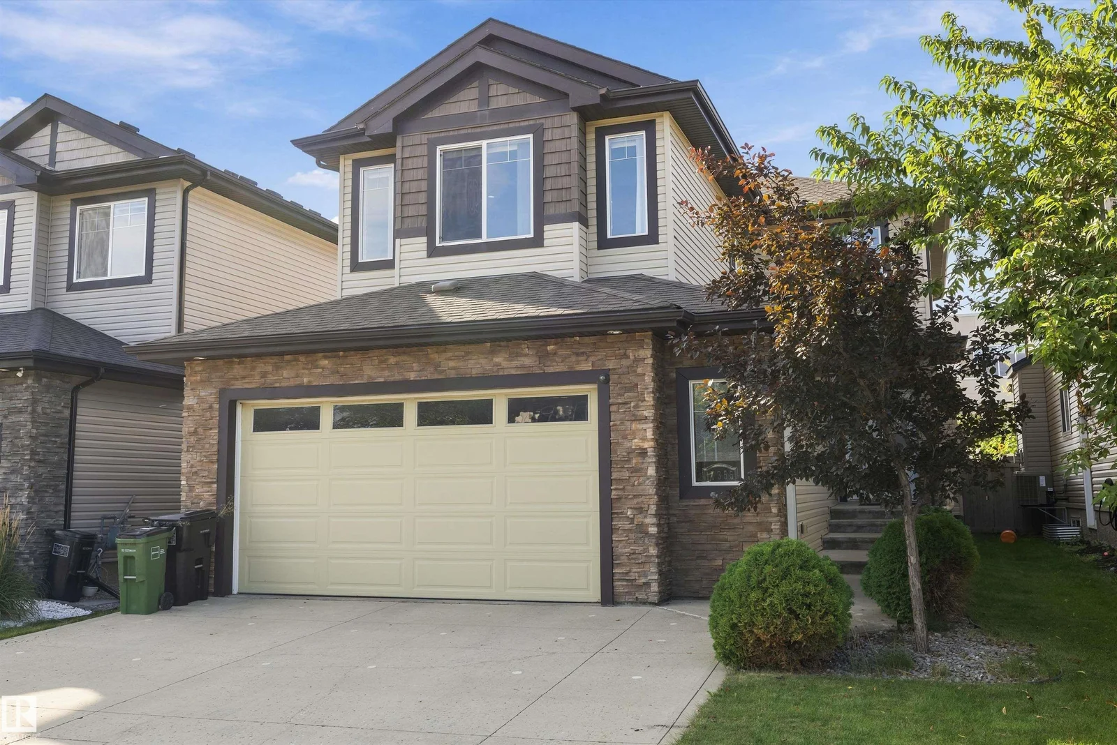 17355 11 AV SW SW, Edmonton