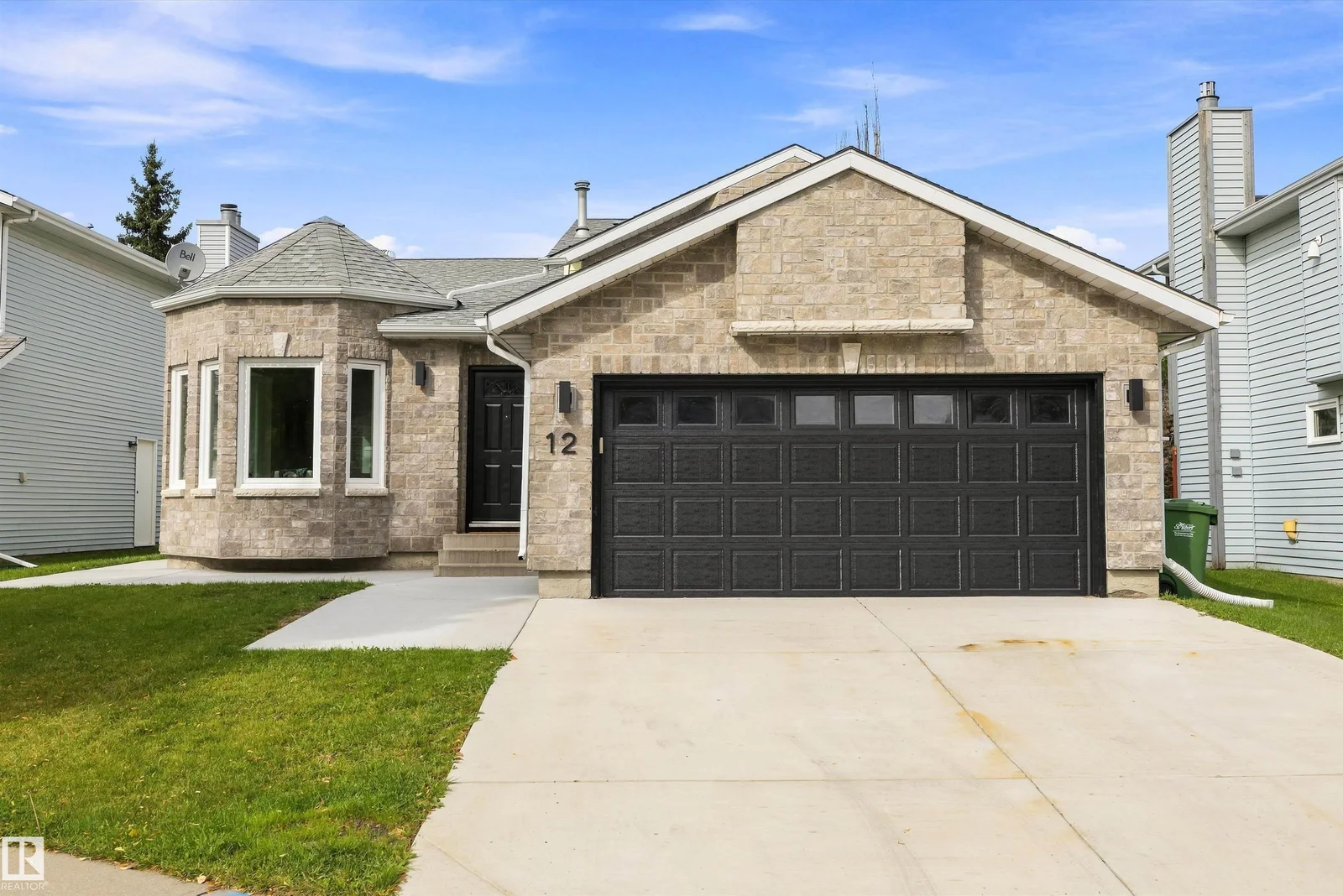 12 DANBRIDGE PL, St. Albert