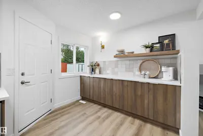 Photo 4 of 12 DANBRIDGE PL