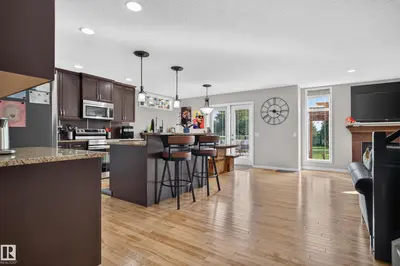 Photo 4 of 20853 92A AV NW