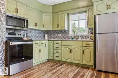 Photo 4 of 11625 83 ST NW