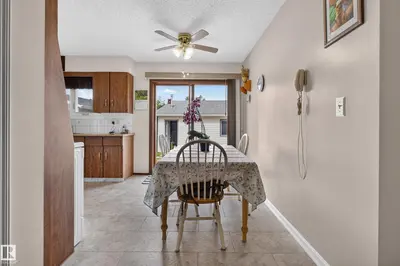 Photo 2 of 14546 19 ST NW