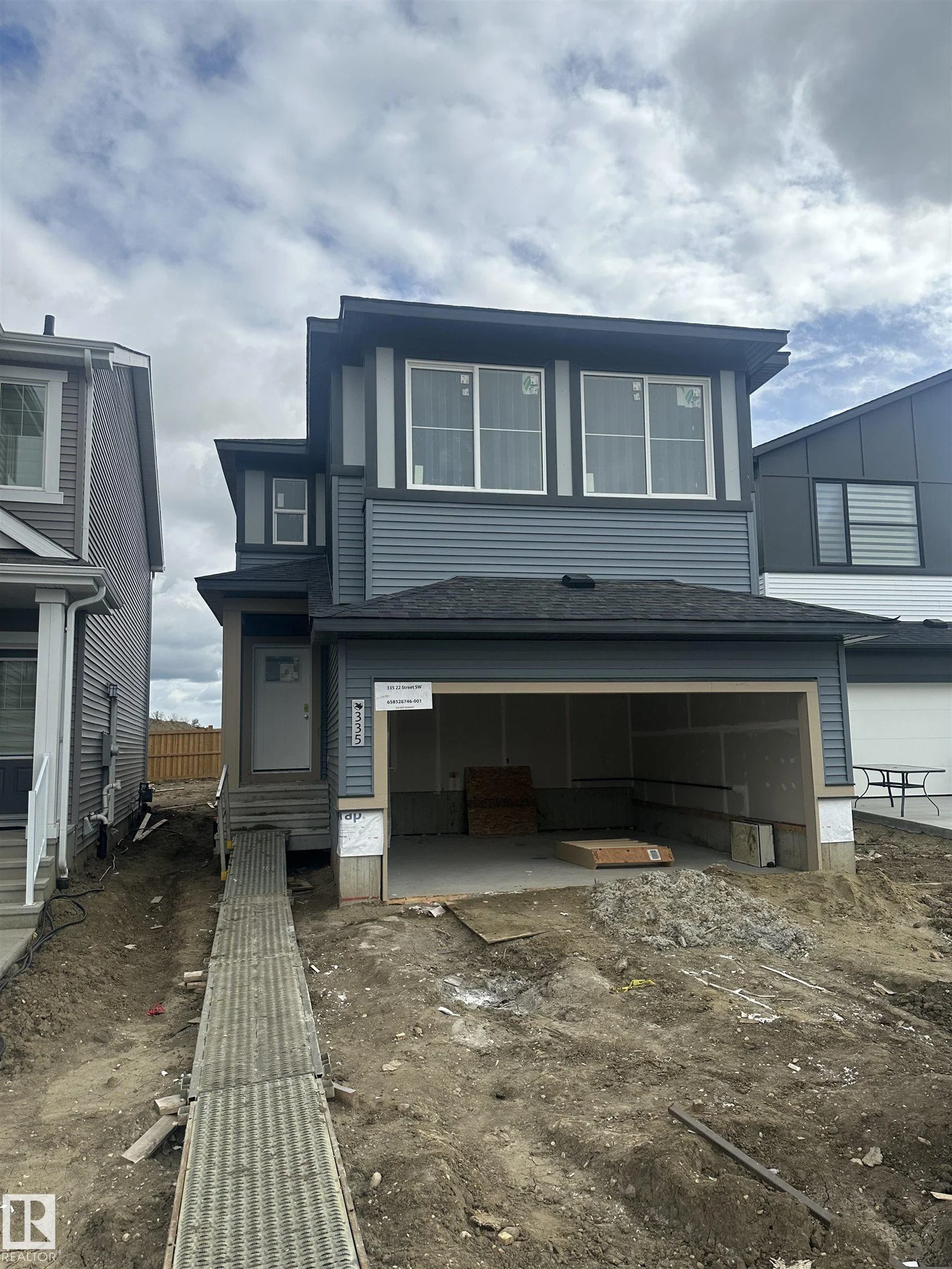 335 22 ST SW, Edmonton