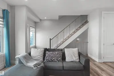 Photo 3 of #15 230 EDGEMONT RD NW
