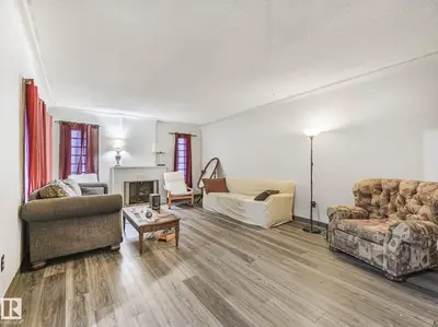Photo 4 of 10948 108 ST NW