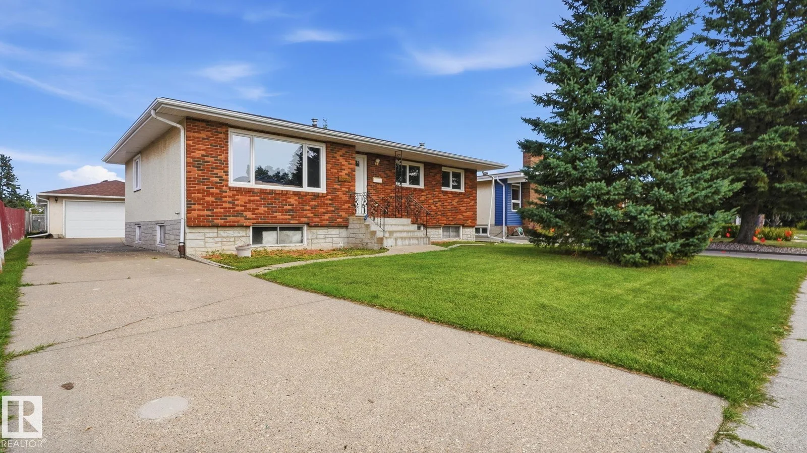 10440 36 AV NW, Edmonton