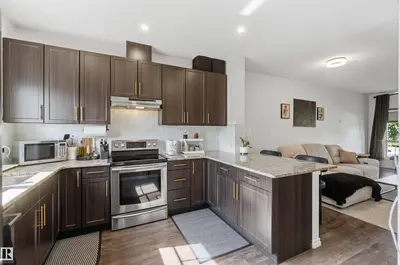 Photo 4 of 2689 SIR ARTHUR CURRIE WY NW