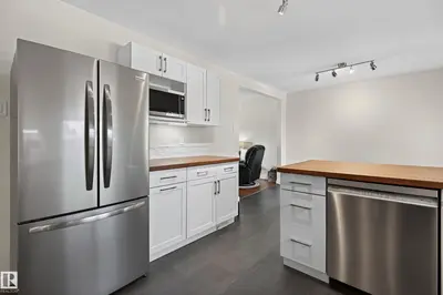 Photo 3 of 16531 116 ST NW