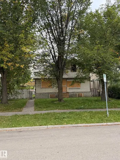 Photo 1 of 10952 108 ST NW
