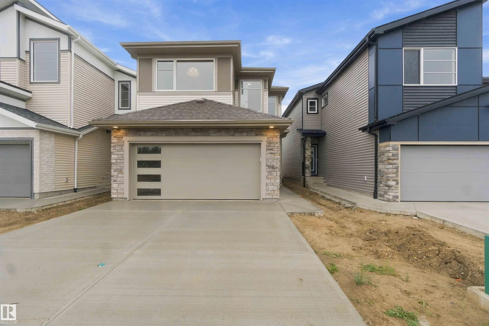 5852 Raven CR NW NW, Edmonton