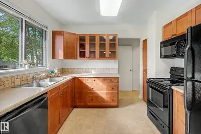 Photo 2 of 10830 138 ST NW