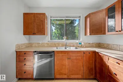 Photo 4 of 10830 138 ST NW