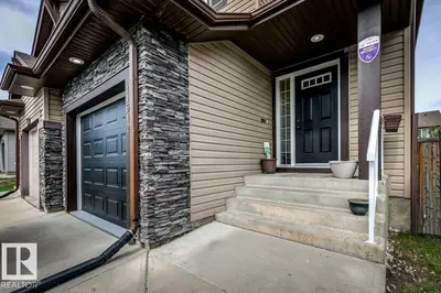 Photo 1 of 11612 17 AV SW