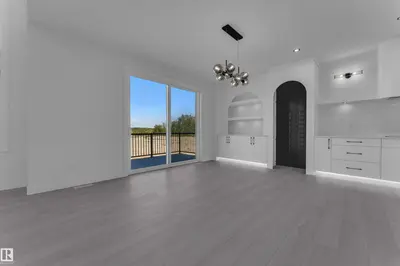 Photo 4 of 266 Falcon Crescent