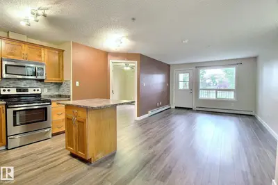 Photo 4 of #1122 330 CLAREVIEW STATION DR NW