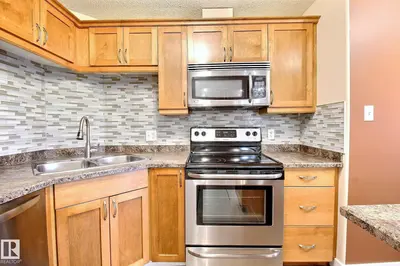 Photo 2 of #1122 330 CLAREVIEW STATION DR NW