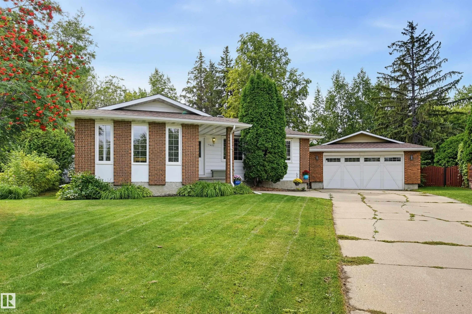 11423 35 AV NW, Edmonton