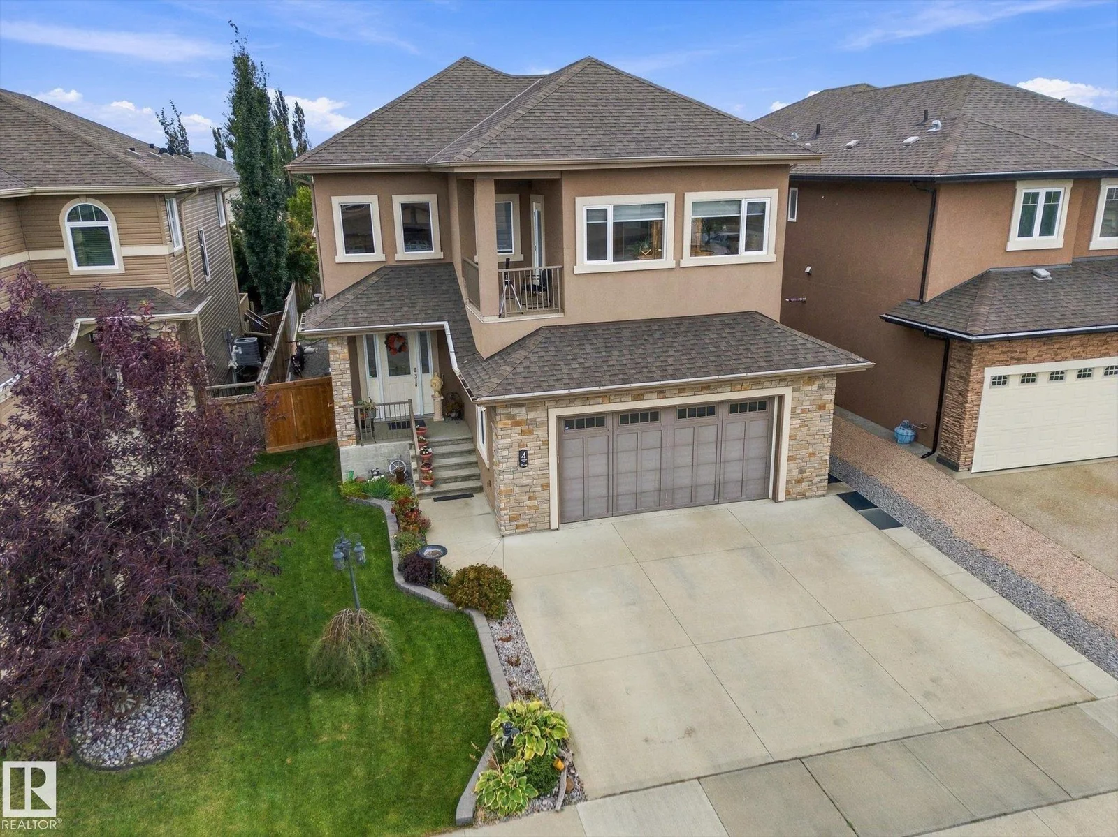 4 LAKESHORE CV, Beaumont