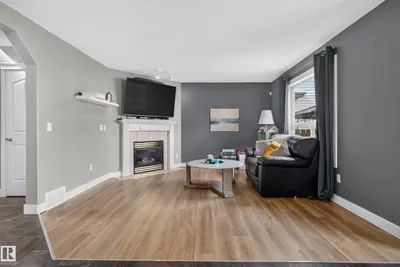 Photo 3 of 9826 180 AV NW