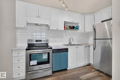 Photo 2 of 17775 95 ST NW