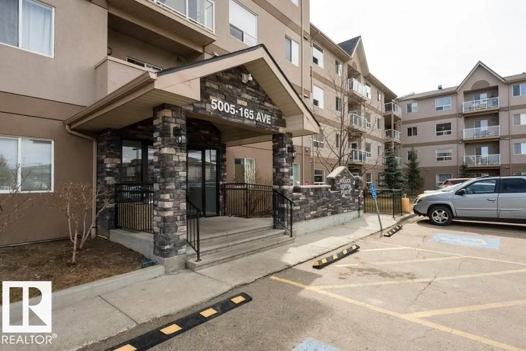 #401 401 5005 165 AV NW NW, Edmonton