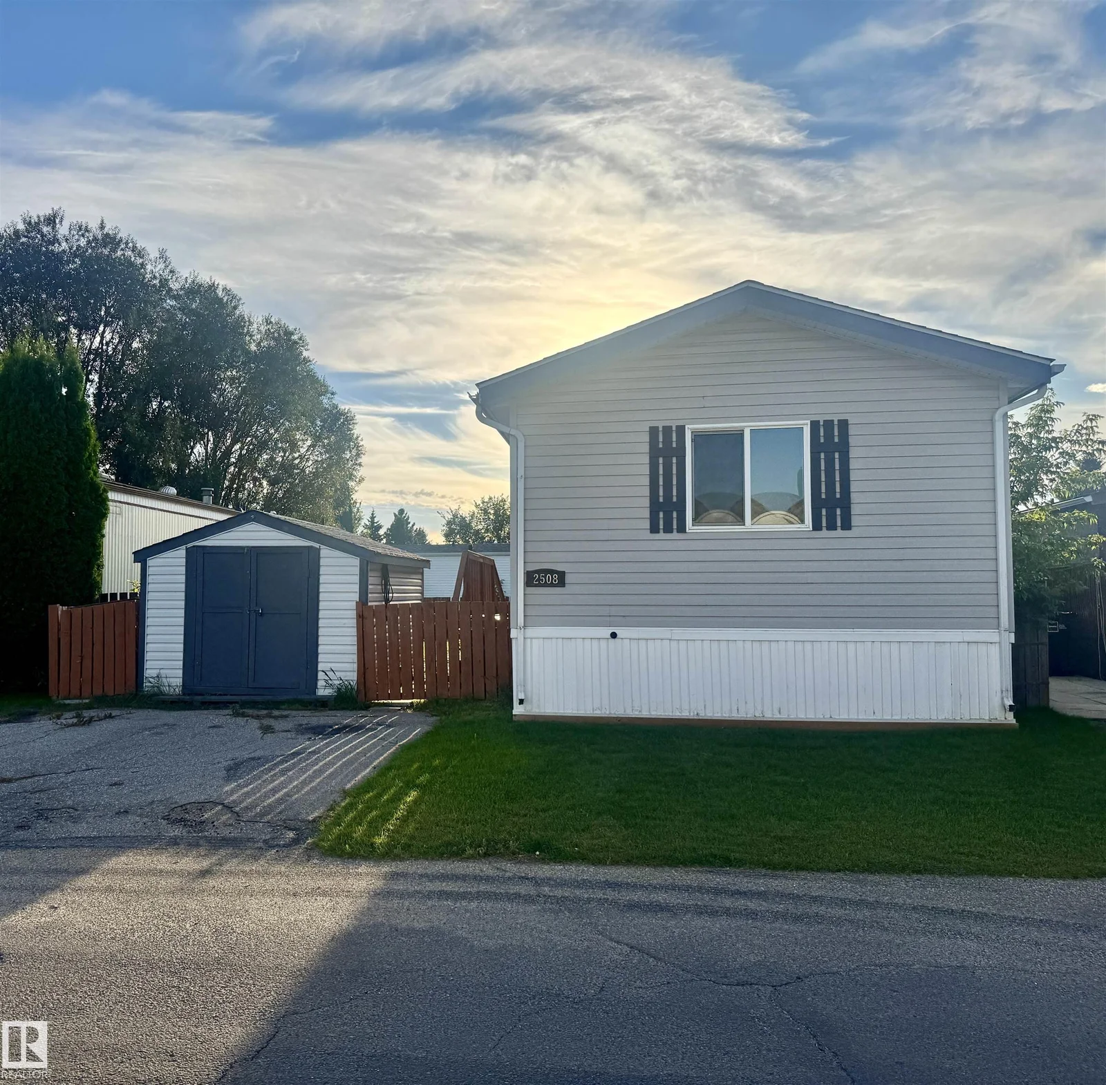2508 West Port RD NW, Edmonton